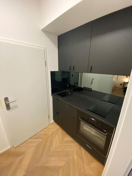 Design Apartment In The Centre Of Vienna Exterior photo